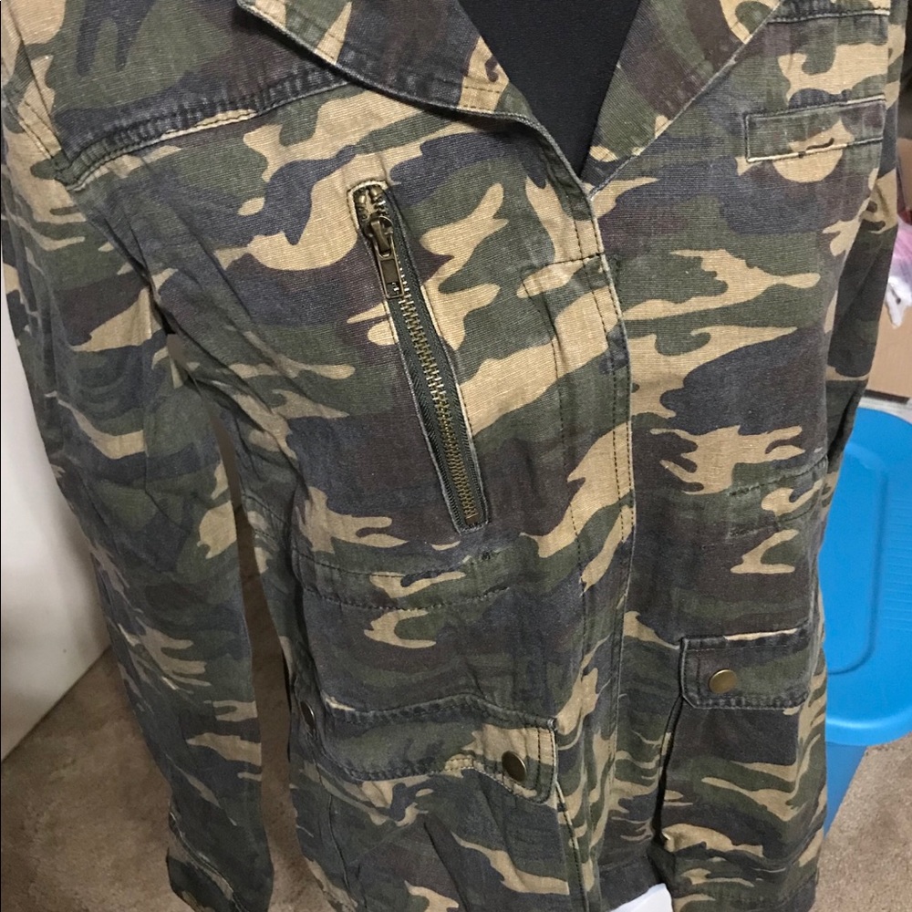 FINAL PRICE Camouflage Utility Jacket Jean Jacket - Picture 6 of 7